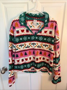 No Boundaries Pink Green White Holiday Fleece Pullover